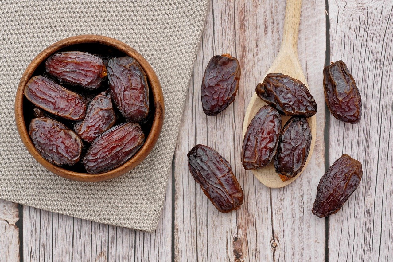 كم يحتوي التمر على بروتين